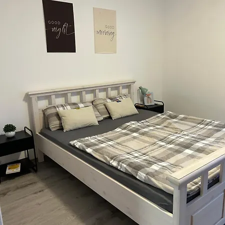Melshome Mit 2 Schlafzimmer Apartment *